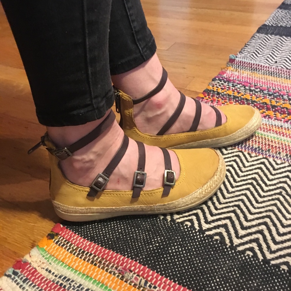 OTBT awesome shoes EUC worn once 6